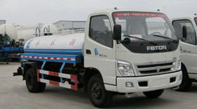 湖北江南14米高空作業(yè)車的規(guī)范駕駛姿勢有哪些