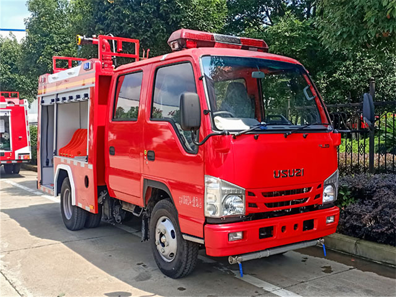 國(guó)六五十鈴藍(lán)牌水罐消防車(chē)1.5噸